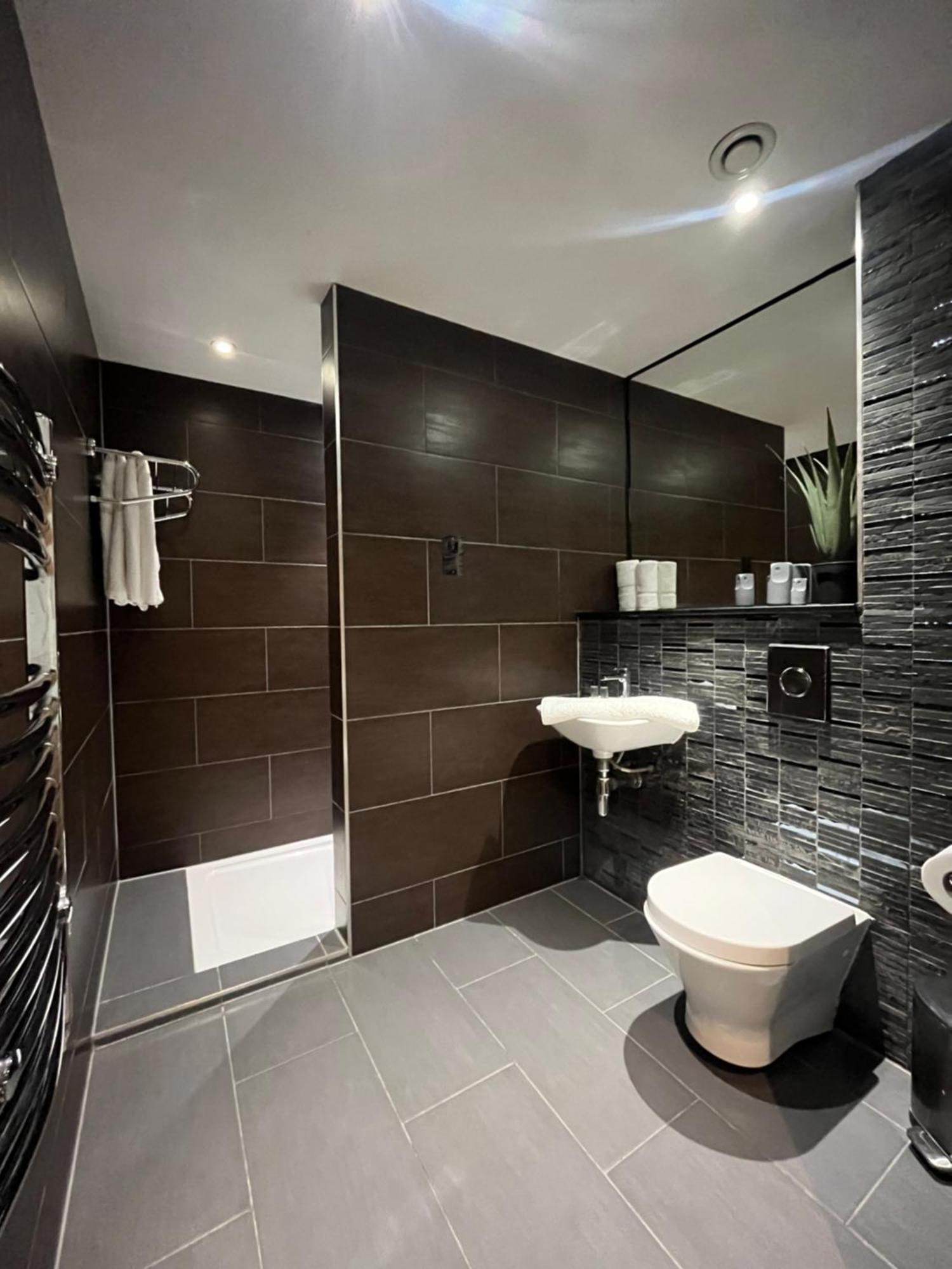 Epic Apartments Tunnage Square Liverpool Esterno foto